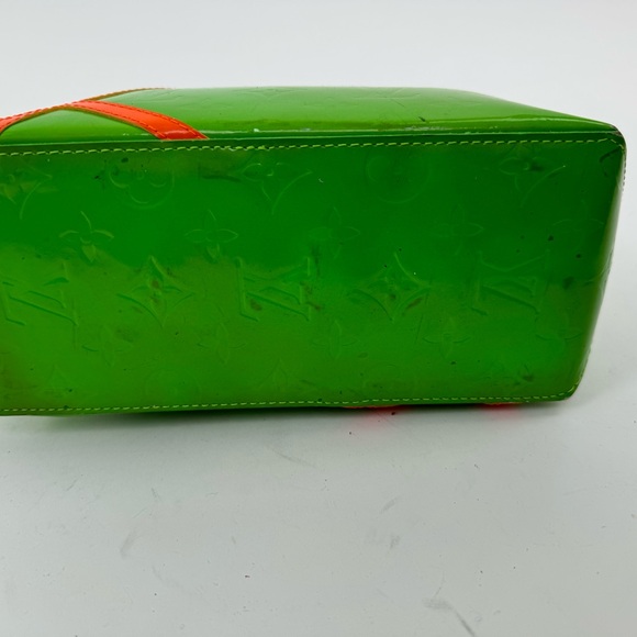 Louis Vuitton Vernis Collab/w Robert Wilson RARE Bright Green w/Orange PM Reade - Picture 7 of 9